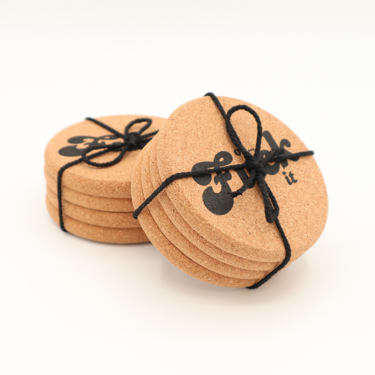 Dessous de verre rond en liège Properly Improper avec message Oh Fuck It imprimé en noir