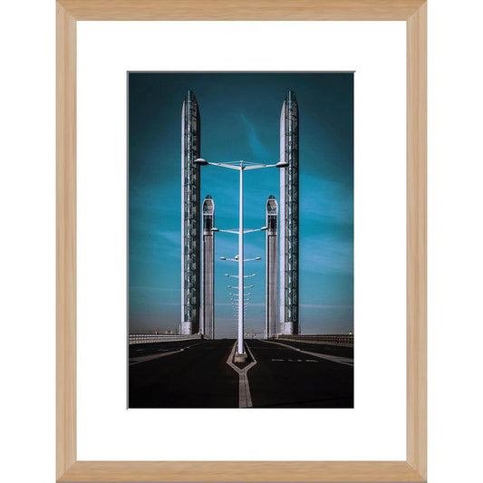 Tirage d'art "The Bridge" – 20x30 cm – Cadre Nielsen bois 30x40 cm - Boutique Ømm