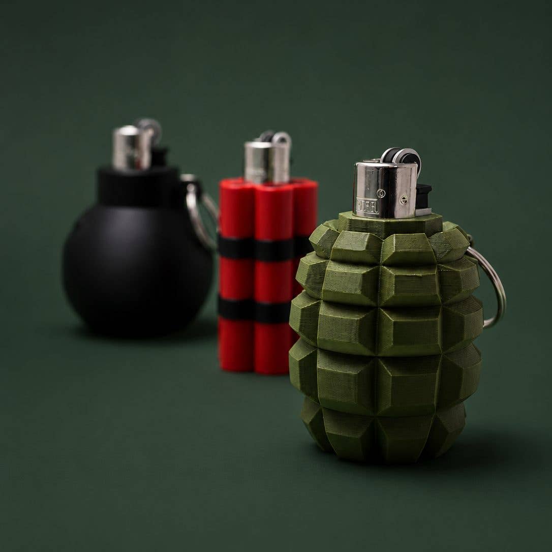 Briquet Granata Superstuff vert kaki en forme de grenade avec reliefs géométriques et anneau métallique