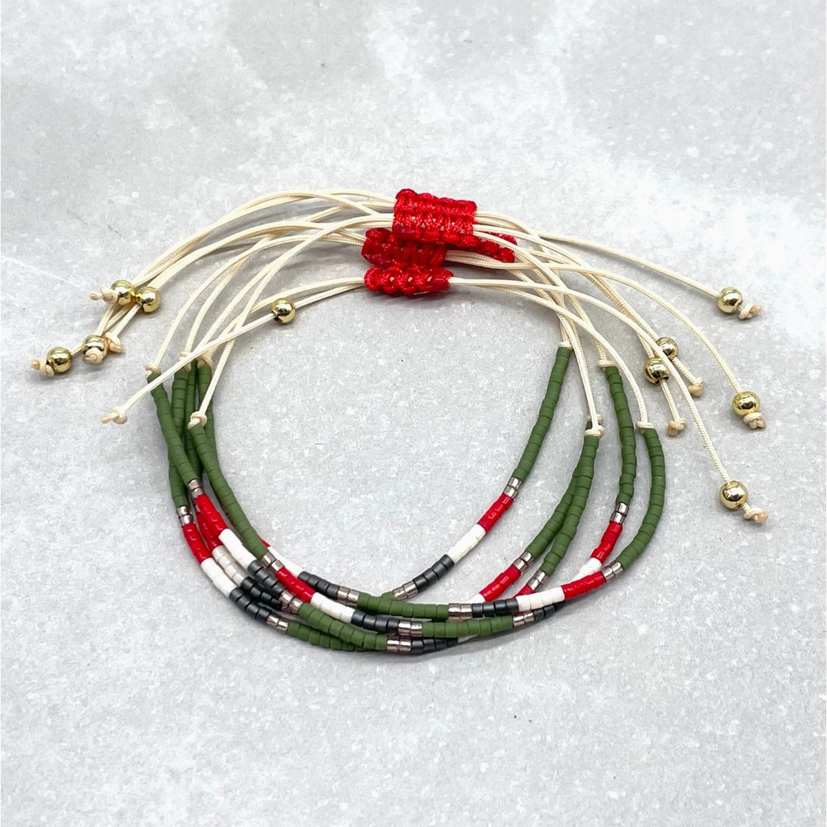 Bracelet japonais Miyuki Red Oliv – Bracelet bohème ajustable Parsley & Pepper - Boutique Ømm