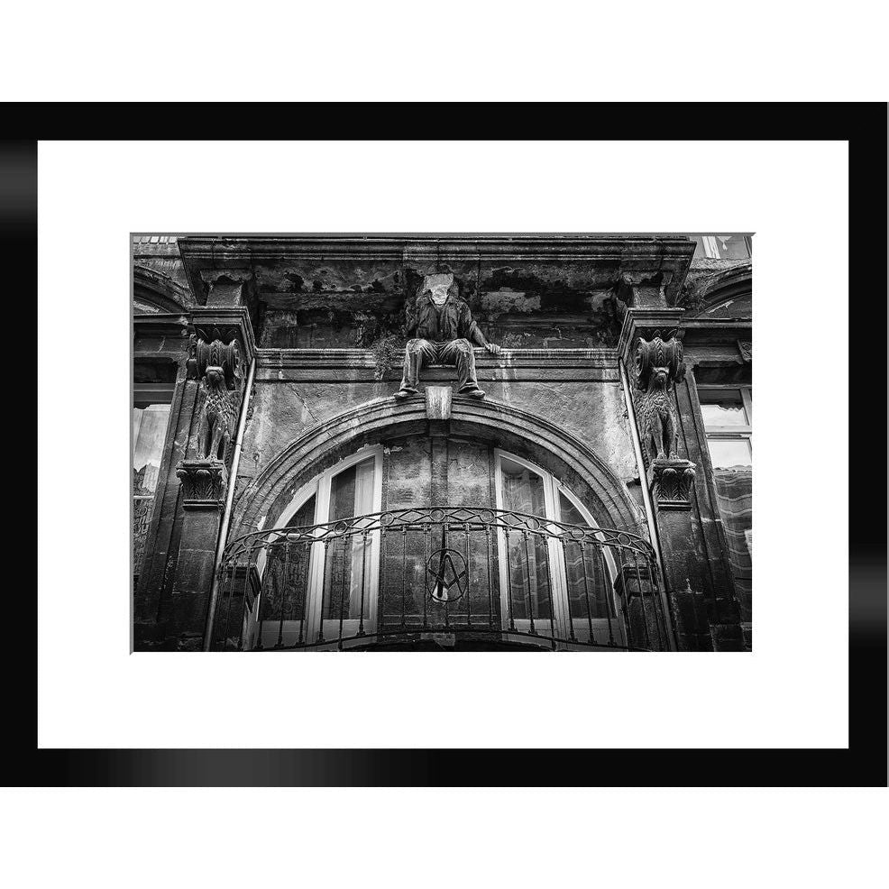 Tirage d’art "Fenêtre sur cour" – 20x30 cm, cadre bois Nielsen 30x40 cm - Boutique Ømm