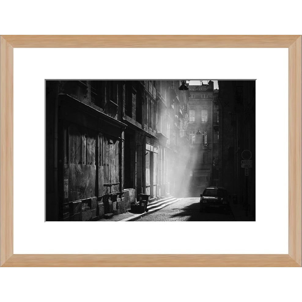 Tirage d’art "Ombres et histoires" N&B – 20x30 cm – Cadre bois 30x40 cm - Boutique Ømm