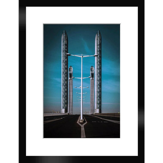Tirage d'art "The Bridge" – 20x30 cm – Cadre Nielsen bois 30x40 cm - Boutique Ømm