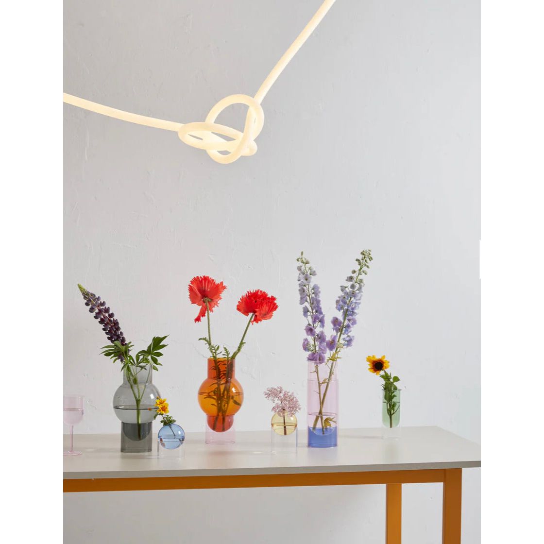 Tube LED "Flex Mount" 4m – Studio About – Éclairage sculptural - Boutique Ømm
