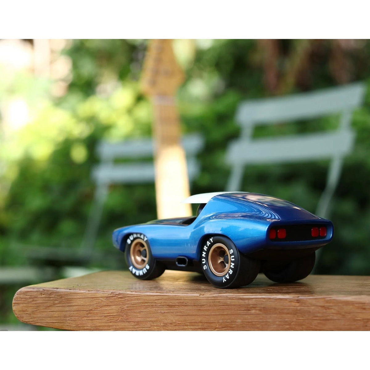 Voiture "Verve Leadbelly" – Design rétro bleu métallisé – Playforever - Boutique Ømm